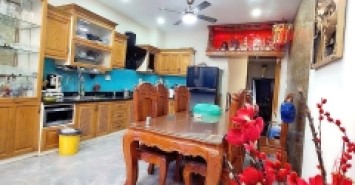 Nhỉnh 7 Tỷ TL!  79M² – 4 Tầng/4pn, HẺM XE TẢI – Ô TÔ NGỦ TRONG NHÀ – Ngay CV Làng Hoa!