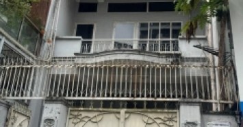 **Bán nhà hxh Phạm Văn Hai ** phường 5 Tân Bình; 5,5 x 19m - 4 tầng lầu