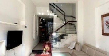 Bán gấp nhà mặt tiền KDC , gần bến xe quận 8, 3 tầng BTCT 4*24m, nhỉnh 8 tỷ. Dòng tiền ổn định