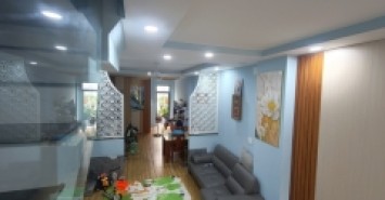 Bán nhà mặt phố đường Số 10, Phước Bình, Thủ Đức, TP HCM. DT 124m2, 2 tầng, 3PN, 3WC, giá 10,69 tỷ, sổ hồng chính chủ.