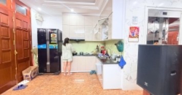 Bán Nhà Phan Kế Bính 33m2.  5 tầng. mặt tiền 5.5m. Giá 10.5 tỷ Ba Đình Hà Nội