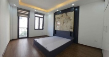 Bán nhà giải phóng 5 tầng long lanh ở ngay 80M ra phố hoàng mai