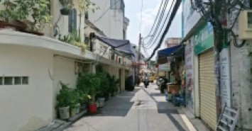BÁN NHÀ QUẬN 7
+ Kết Cấu Nhà: MT Đang Kinh Doanh gồm trệt, lầu, ST, gồm 2PN, 2WC, Sân Thượng, Bếp, Phòng Khách
+ Phía sau có 8 Phòng Trọ Cho Thuê
+ Hẻm Xe Hơi, Tiện Xây Mới