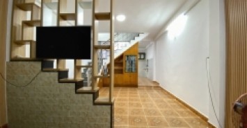 ♣ Nhà thẳng 30m ra MT Trường Chinh, 55m2, 2 tầng cứng ngắc, 3PN, 2.x tỷ