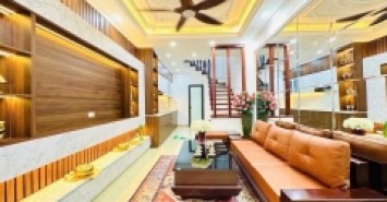 Cầu Giấy NHÀ ĐẸP TẶNG  FULL NỘI THẤT, NGÕ THÔNG, GẦN HỒ  30m2 5T 7.2 tỷ