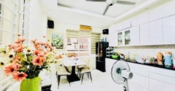 Bán Nhà Giáp Bát - Hoàng Mai , DT 48M2 , Gia Nhỉnh  9 Tỷ , Lo Góc , 2 Thoáng 