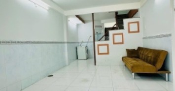 Bán nhà riêng 32m2 2 tầng Bùi Minh Trực phường 5 quận 8 chỉ nhỉnh 3 tỷ