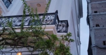 NHÀ PHỐ VIỆT HƯNG – LONG BIÊN -38M² – Ô TÔ ĐỖ CỬA – FULL NỘI THẤT – GIÁ CHỈ 6X TỶ