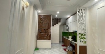 Bán nhà Phố Trạm - 48m2 - ngõ thông - ô tô - chỉ 6.1 tỷ