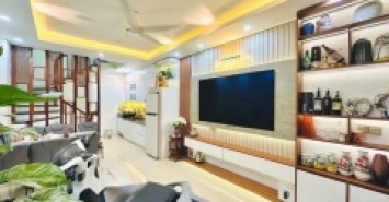 Bán Nhà Trường Chinh - Nguyễn Lân , DT 45m2 , Giá Nhỉnh 7 Tỷ , ô tô Gần