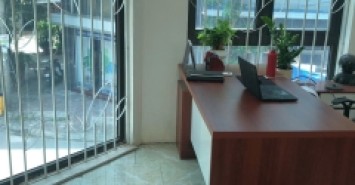 chính chủ cho thuê văn phòng tầng 2, đủ nội thất , có bàn giám đốc, bàn để hồ sơ, bàn tiếp khách

phù hợp làm văn phòng đại diện.