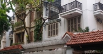 Cho thuê biệt thự Trung Hòa 145m2, 4 tầng làm văn phòng công ty, trung tâm dạy học