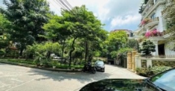 SIÊU PHẨM BIỆT THỰ VƯỜN ĐÀO - TÂY HỒ.
SIÊU VIP -CĂN NHÀ CHỈ GIÀNH CHO GIỚI GIÀU VÀ GIỚI TINH HOA.