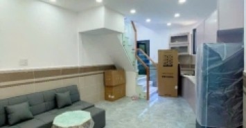 Sát mặt tiền Khánh Hội Q4 
Ngang Khủng Long bạo chúa 7.5 x DT SD 46m2
CÓ 3 TỎI