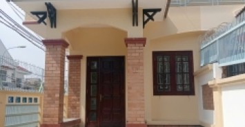 Cận Tết cần bán gấp biệt thự góc 2 mặt tiền đường Số 19 KDC Bình Hưng