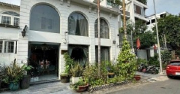 *Bán nhà mặt tiền đường Nguyễn Đức Trung, gần Trần Cao Vân, dt 100m2, giá 13,5 Tỷ