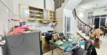 Bán gấp căn nhà 3 tầng gần chợ - trung tâm thị trấn Chi Đông, Mê Linh - kinh doanh sầm uất