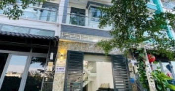 NHÀ DÂN TRÍ CAO - 4 TẦNG HẺM XE HƠI THÔNG - CẠNH PHÚ MỸ HƯNG, HƠN 6 TỶ