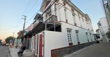 BÁN NHÀ CĂN GÓC 2 MẶT TIỀN ĐƯỜNG ĐỒNG KHỞI, NGAY TT. DIÊN KHÁNH.