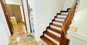 Hiếm. Bán nhà vị trí đắc địa đường Cổ Linh - Long Biên - HN