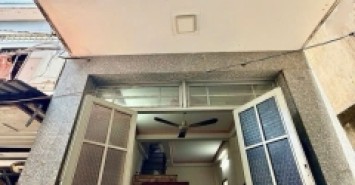 Nhà 4 tầng - giá nhỉnh 3.75 tỷ - sát Quận 11 - DTSD 96M2 - hẻm ba gác