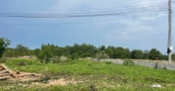 Bán 36m x 70m đất mặt tiền Lê Quang Định - LaGi 400m2 thổ cư gần Biển