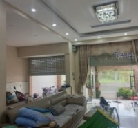 Bán nhà mặt phố Q.9, 140m², 3 tầng, 4PN, 9.35 tỷ, sổ hồng