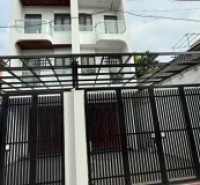 bán nhà Hoa Lâm-Việt Hưng, 83m x 5 tầng, thang máy, gara, nở hậu, 6 ngủ khép kín, dòng tiền 400tr/năm