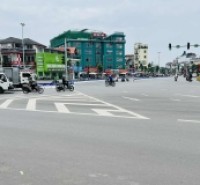 bán nhà lô góc Ngọc Thụy, 90m x 8 tầng,mặt tiền 7.5m, thang máy, vỉa hè, ôtô tránh
