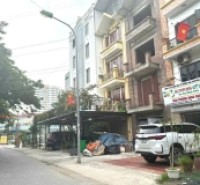 E có 3 mảnh ĐẤT SIÊU HIẾM- PHÂN LÔ Ô TÔ TRÁNH- VỈA HÈ RỘNG !!! Đồng mai hà đông - 79m giá 9 tỷ 500tr
Cách mặt đường QL6 chỉ 10m, sau làm đường QL6 thông đẹp thì giá trị đất tăng mạnh.