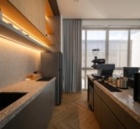 Bán nhà 9 tầng x 140m2 - ngõ 28 Nguyên Hồng - Huỳnh Thúc Kháng - 65 tỷ