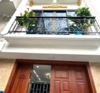 Giải Phóng 6 tầng thang máy, lô góc, ô tô đỗ cửa, gần phố, siêu tiện ích bao quanh