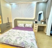 Đường Láng dt 45 m, 4 tầng, 3 ngủ khép kín, vuông vắn, ngõ 3,5 m, 20 m ra mặt phố Láng, vị trí đẹp, nhà dân xây kiên cố, hướng TB. Sát Ngã Tư Sở, ga láng….
Giá chỉ 10,5 tỷ
Lh em Hoàng 0975948906