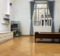 Bán nhà Hào Nam 30 ra phố - Nhà 25m xây 5 tầng giá 5.75 tỷ